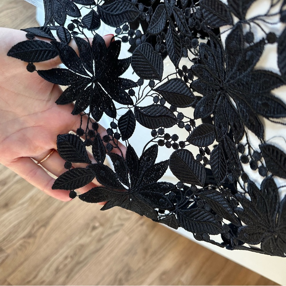 Form fitting dress from Alice and Olivia. Only worn once!